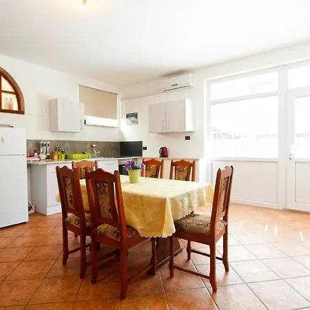 Apartment Fuer 5 Personen Ca 72 Qm In Premantura, Istrien Istrische Riviera Premantura